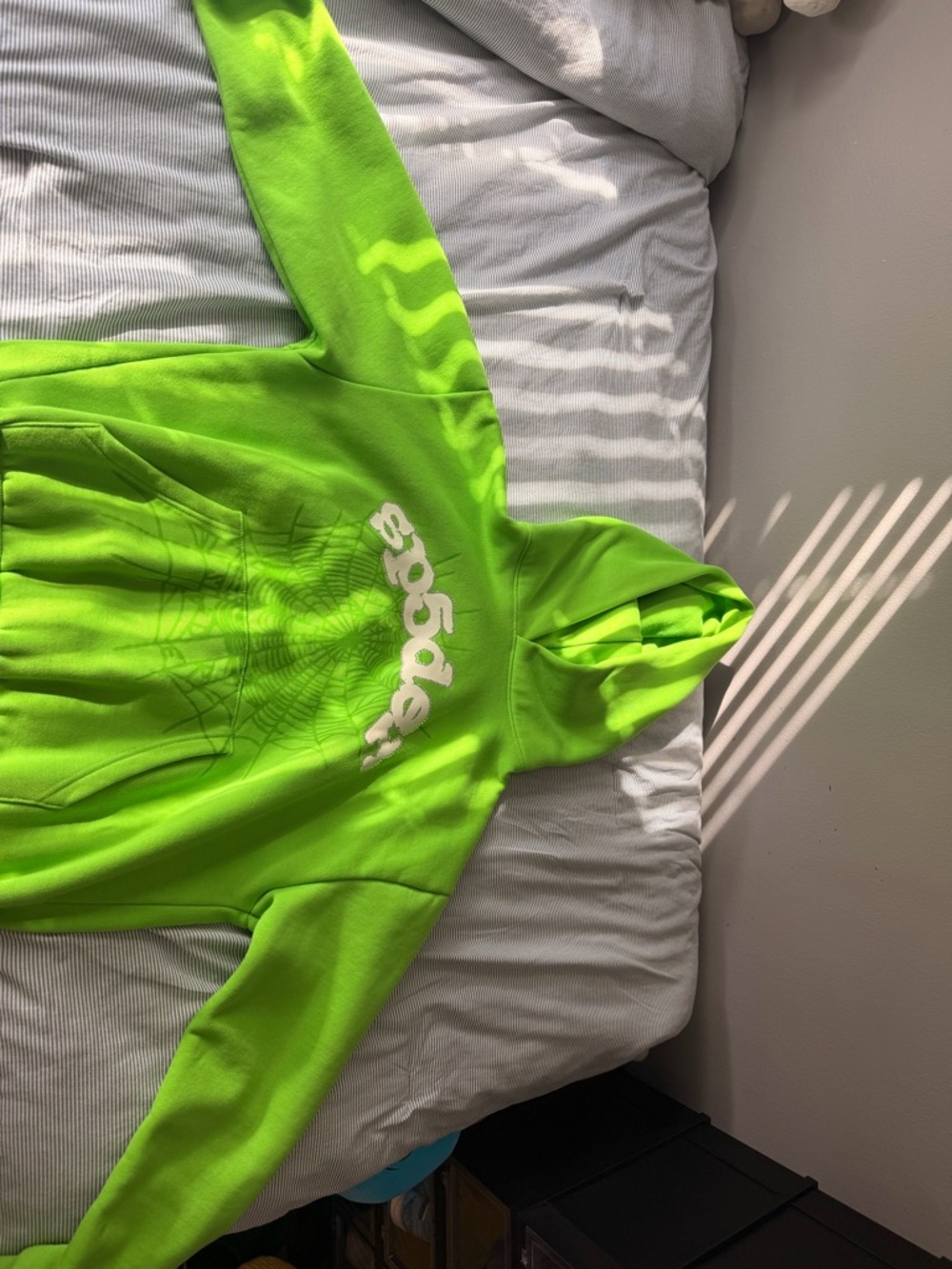 Spider Hoodie Slime Green- Large (Good Quality and well taken care of)